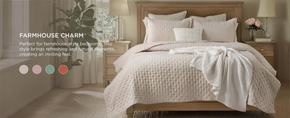 Quilts Queen Size - Bright White Bedspread Queen Size & Lightweight Comforter, Modern Coverlet with Clover Pattern, Ultra Soft All-Season Bedding, 90 x 96 Inches | Stitch-Free Quilting, Lightweight, Summer Bedding Set, Machine Washable, Pet-Friend